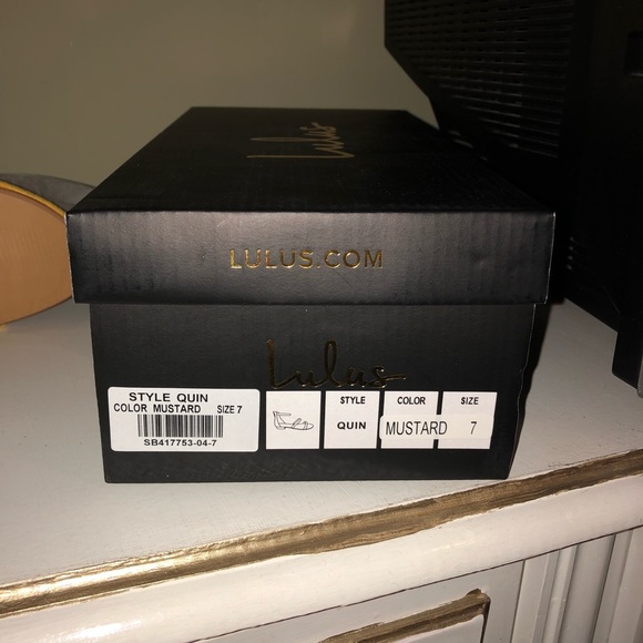 Shoes - Picture 5 of 6